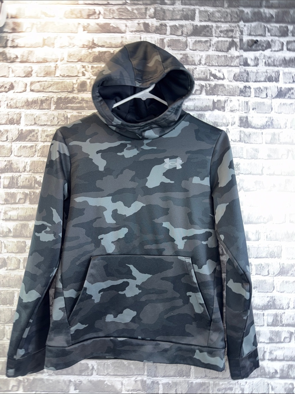 Under Armour boy's Gray & Black Camo Hoodie